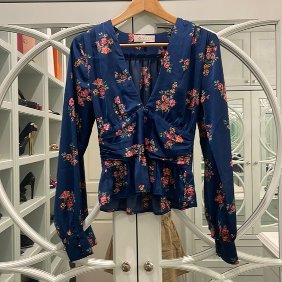 Satin smocked blouse - Picture 4 of 7